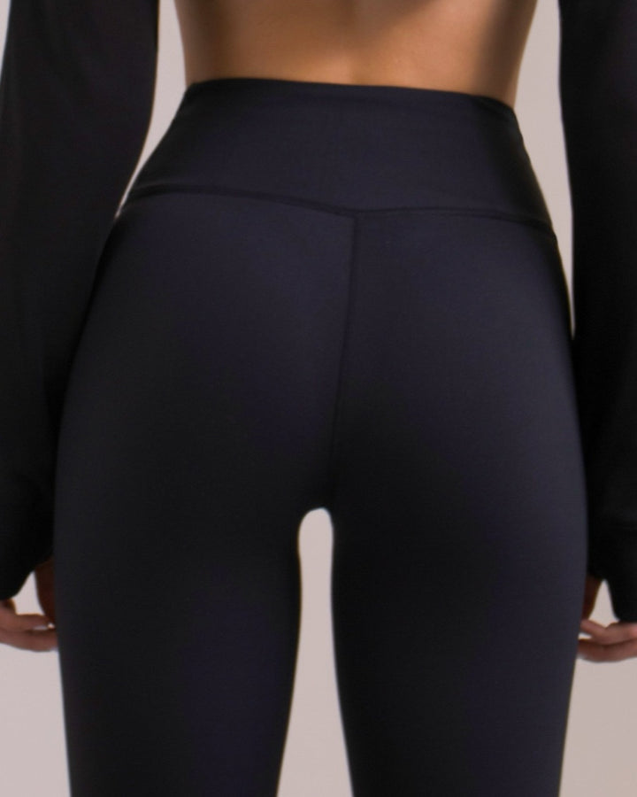 Naked fabric detail on the Women's Sculpting High-Rise Leggings - Black