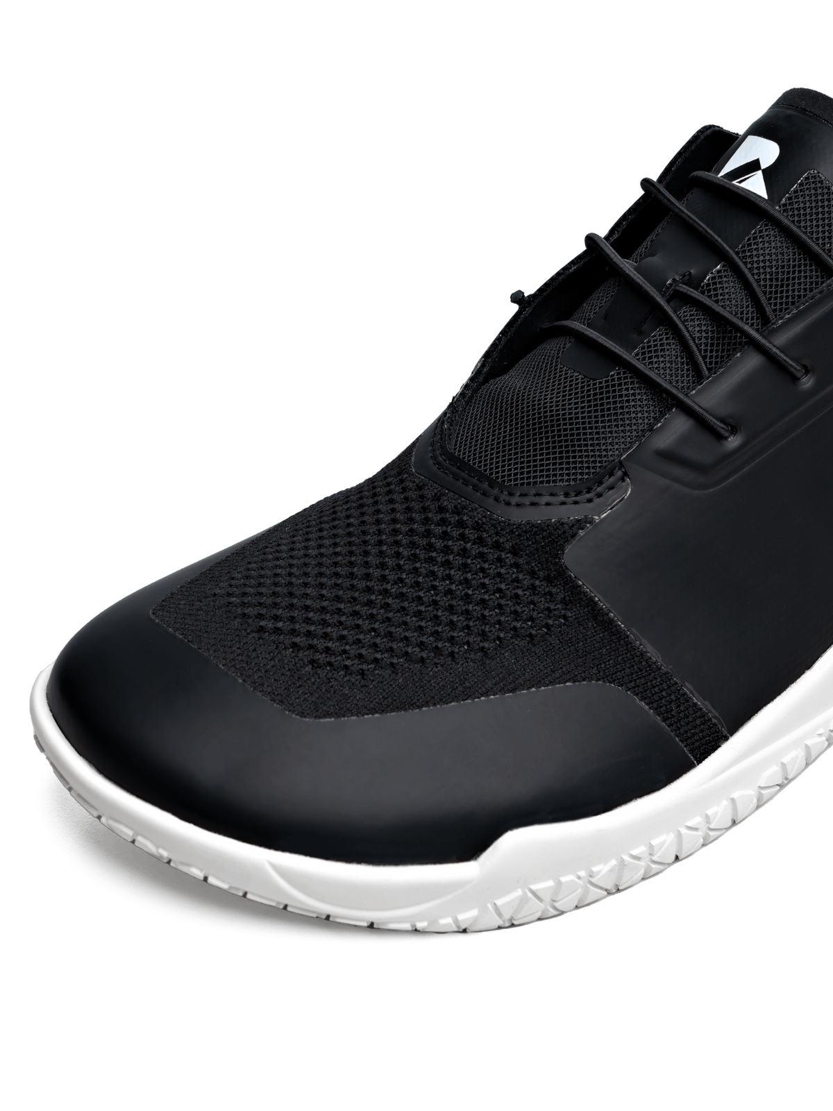 Runner's Athletics Legend Hybrid Barefoot Trainer Black shoe, front detail