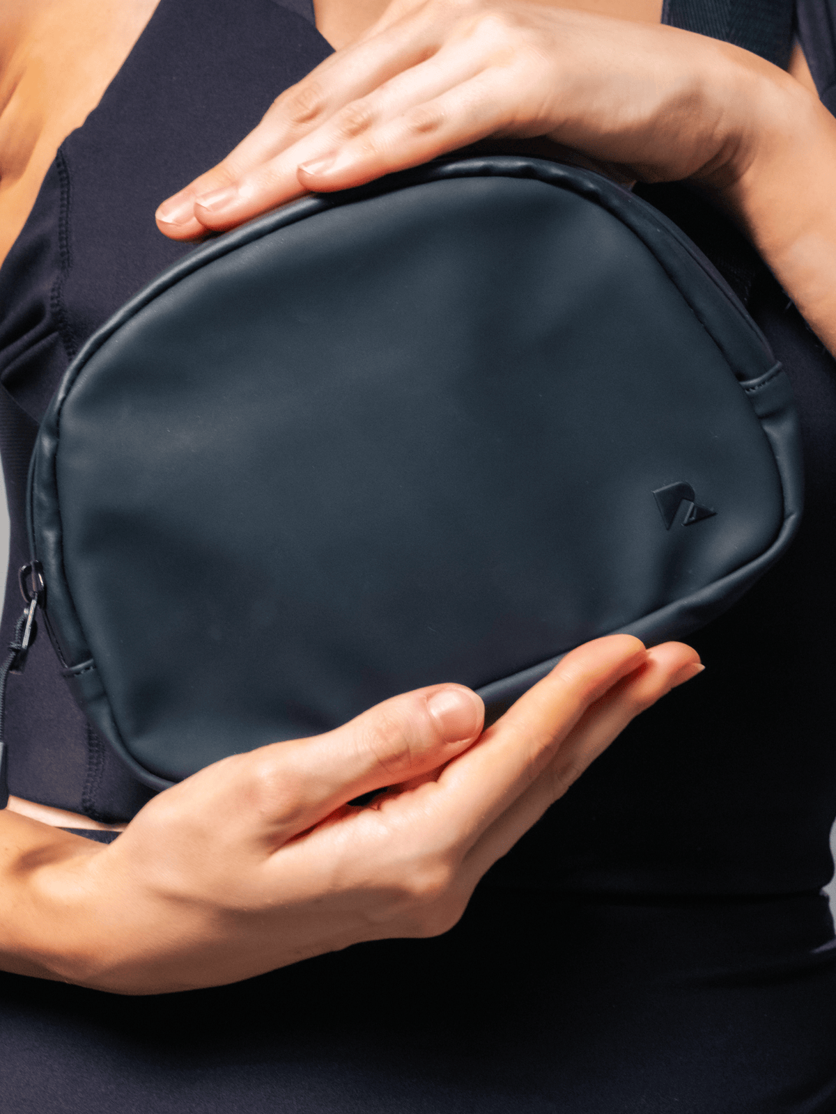 Black LuxeGo crossbody bag for runners